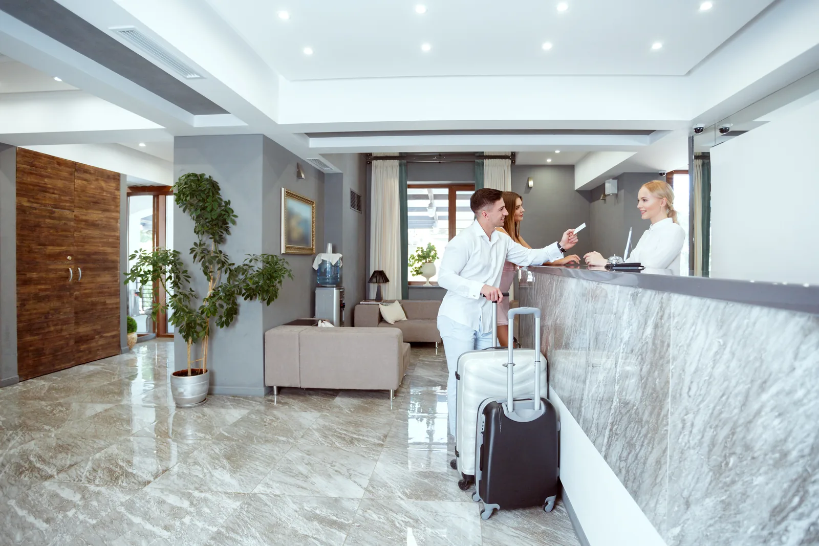 Hotelanlage mit Poolbereich